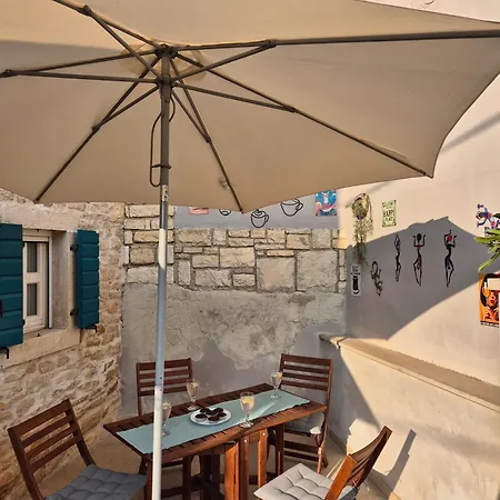 Akvamarin Stone House Prázdninový dům *