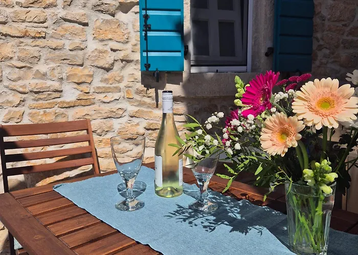 Akvamarin Stone House 펜션 *